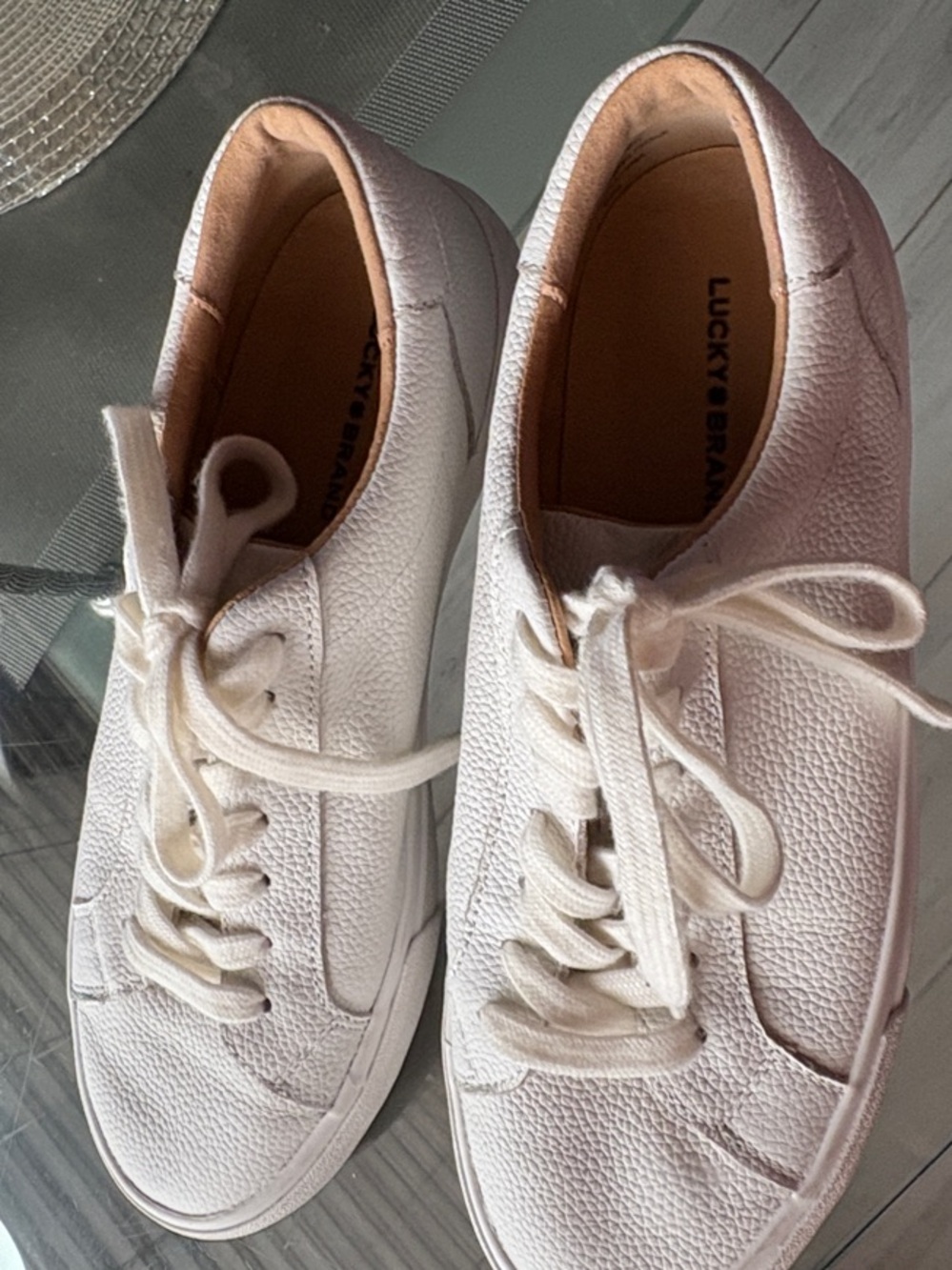 Lucky Brand Women's White Textured Leather Sneakers Size : 7.5  EUR :38